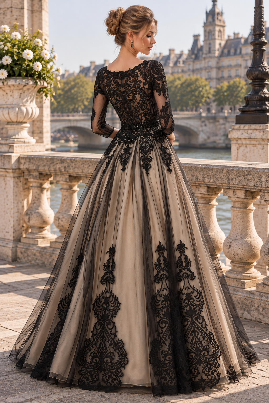 Modern Black A-Line Long Sleeves Lace Appliques Empire-Waist Prom Evening Dress