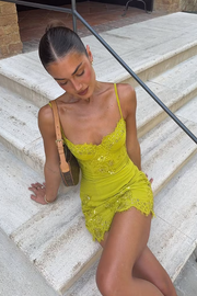 Modest Spaghetti Straps V-Neck Appliques Mini Homecoming Party Dress