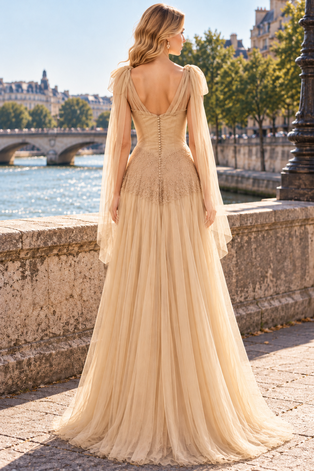Romantic Champagne A-Line Tulle Lace Appliques Prom Evening Dress