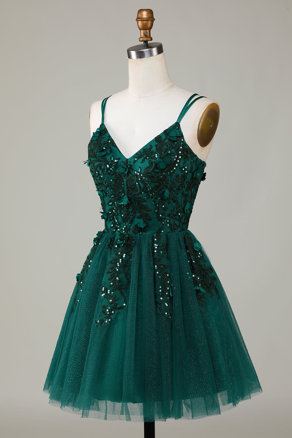 Emerald Green V-Neck A-Line Homecoming Dress with Appliques