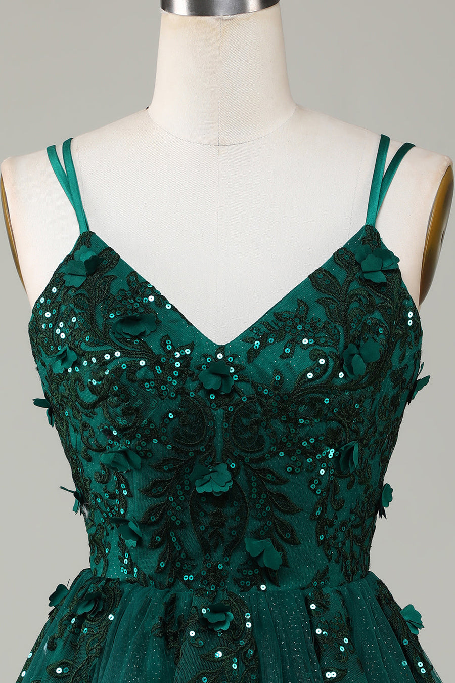 top of Emerald Green V-Neck A-Line Homecoming Dress with Appliques