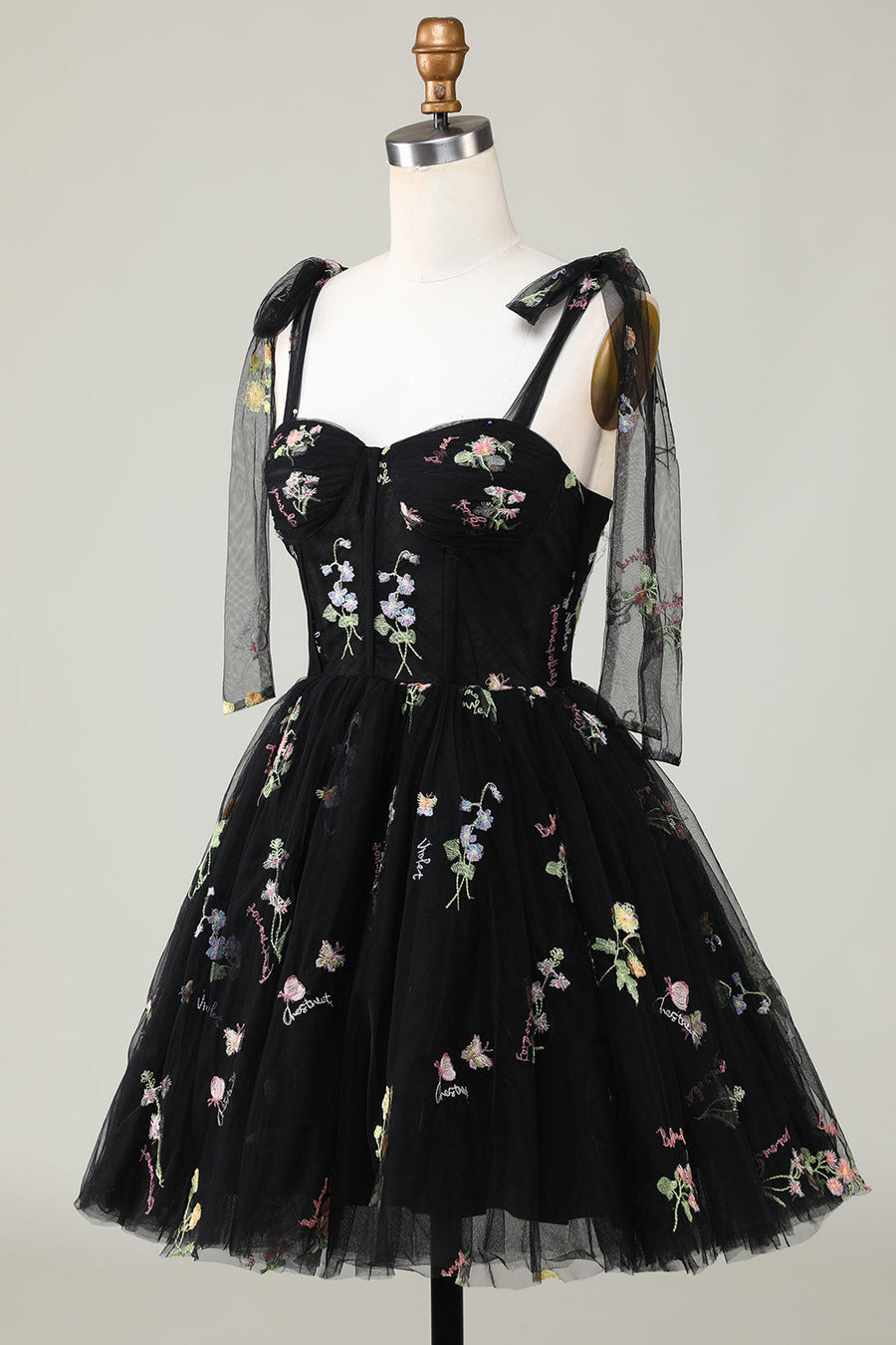 Floral Embroidery Sweetheart A-Line Short Party Dress in black