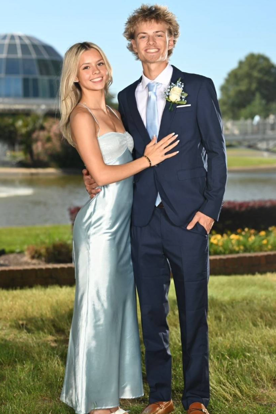 Simple Blue Sheath Satin Pleats Sleeveless Long Formal Prom Party Dress