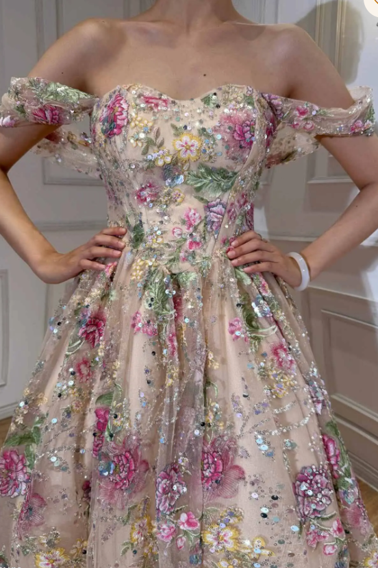 Stunning Off-Shoulder A-Line Floral Appliques Empire-Waist Long Prom Dress