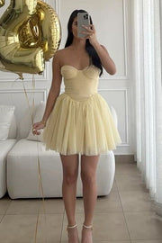 Yellow Strapless A-Line Sweetheart Pleats Empire-Waist Tulle Short Homecoming Dress