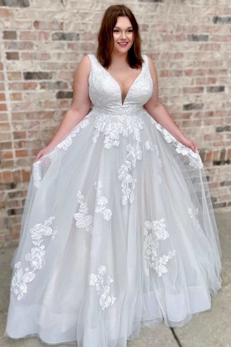 White Floral Lace Plunge Neck A-Line Bridal Gown Modsele White Floral Lace Plunge Neck A-Line Bridal Gown Modsele