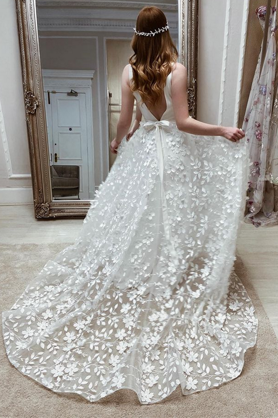 White V-Neck Sleeveless 3D Flowers Backless Wedding Dress