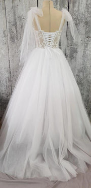White Tulle Sweetheart Lace-Up A-Line Long Wedding Dress