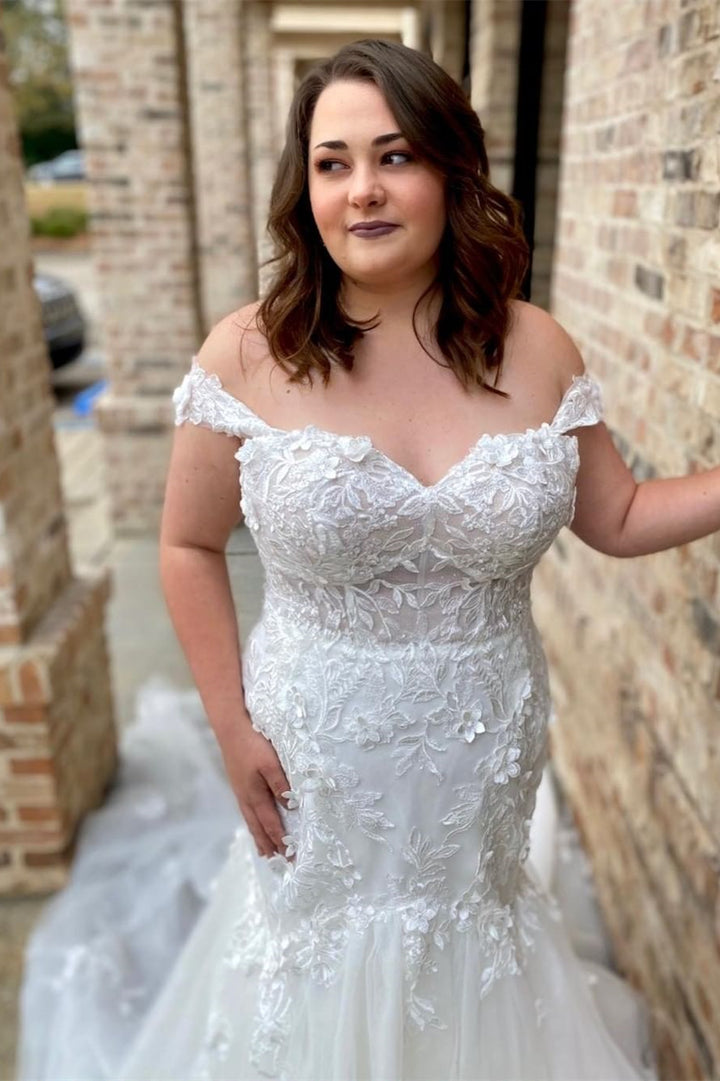 White Appliqués Off-the-Shoulder Trumpet Long Wedding Dress