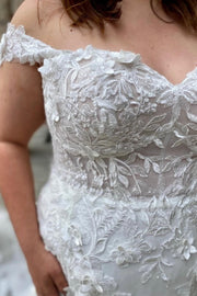 White Appliqués Off-the-Shoulder Trumpet Long Wedding Dress