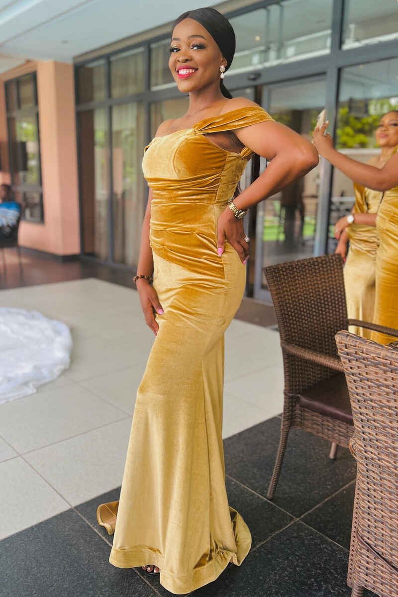Gold Velvet Off-the-Shoulder Mermaid Long Bridesmaid Dress