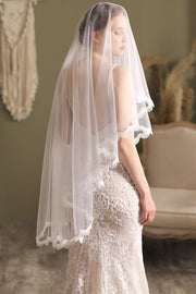 White Mesh Lace-Trimmed Bridal Veil