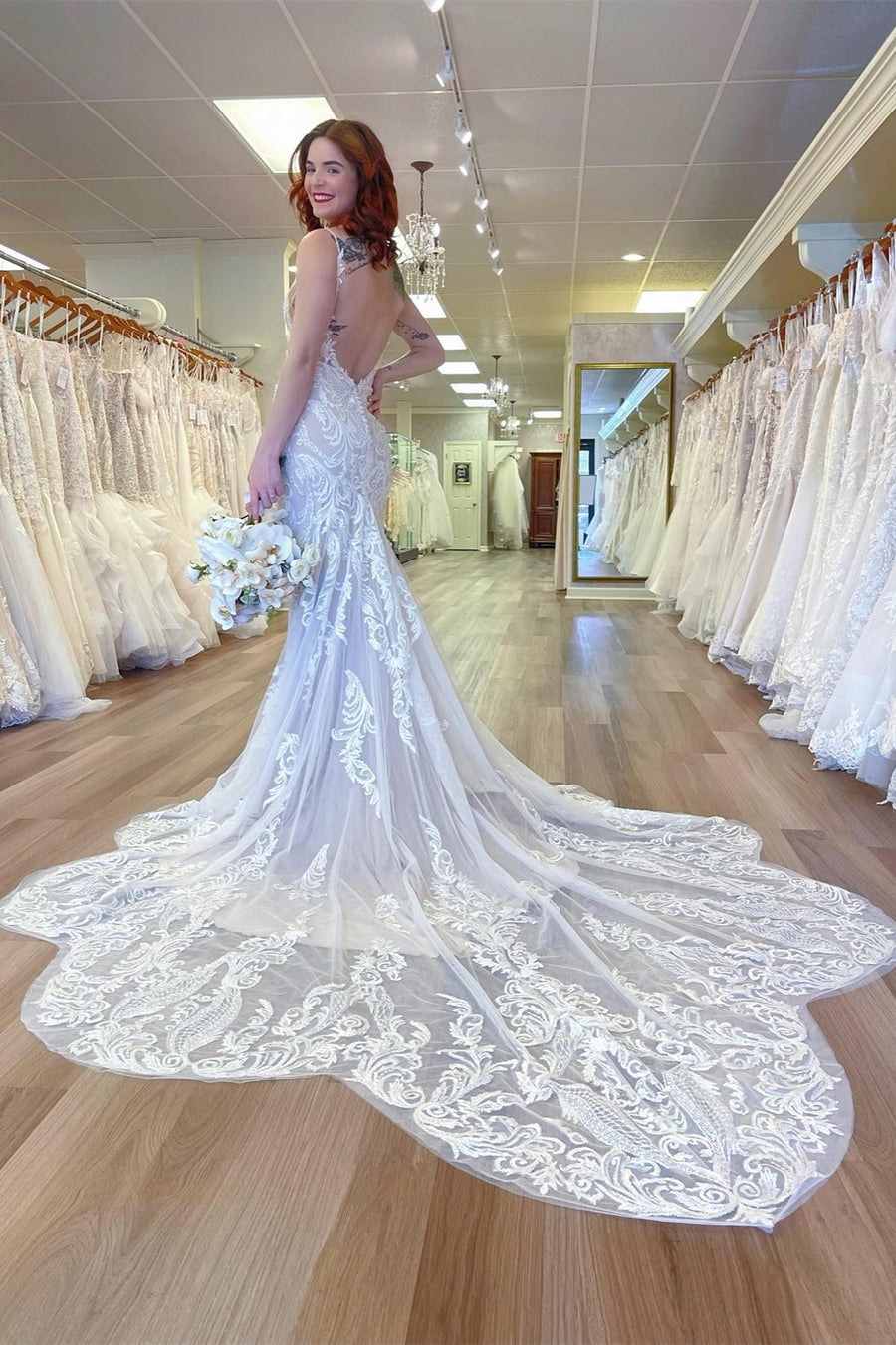 Off-white Lace V-Neck Backless Mermaid Long Wedding Dress