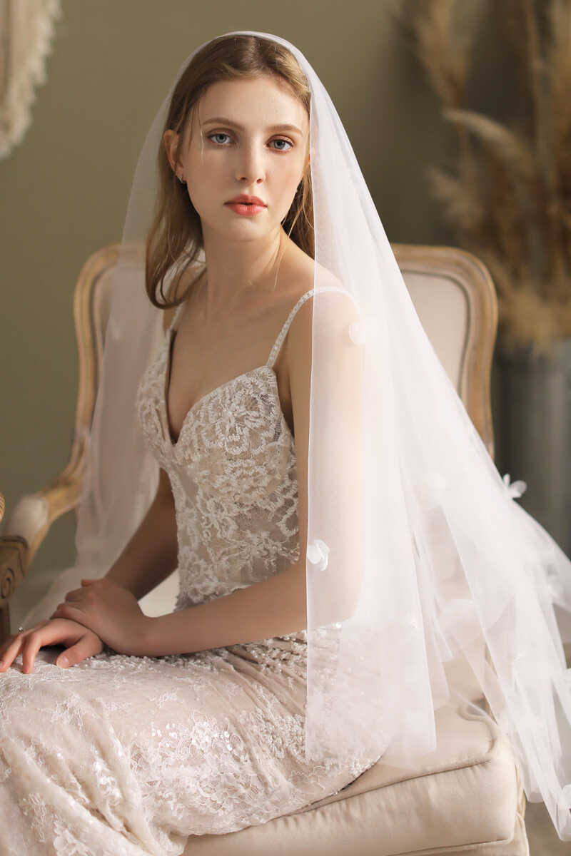 White Mesh Flower Bridal Veil with Hair Comb