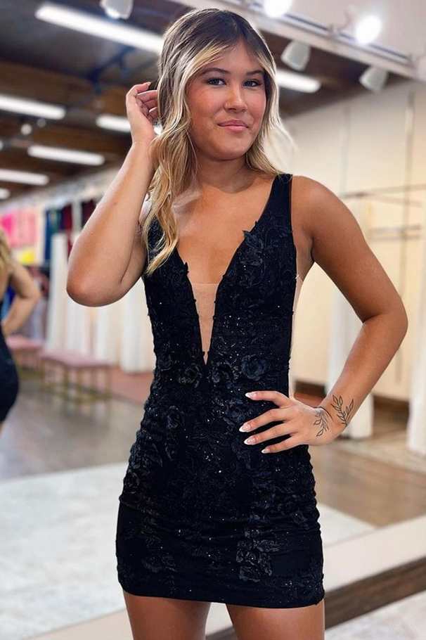Black Floral Lace Plunging Neck Bodycon Homecoming Dress