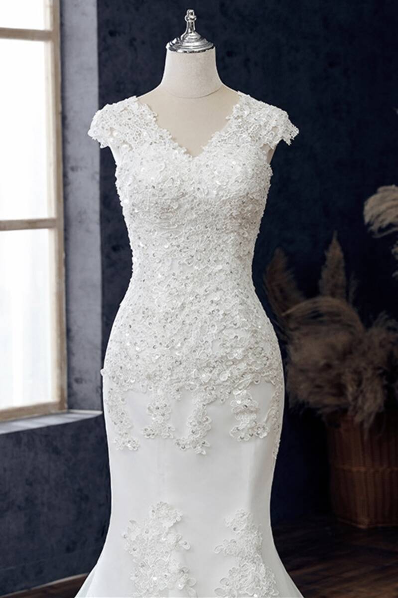 White Lace V-Neck Cap Sleeve Trumpet Wedding Dress