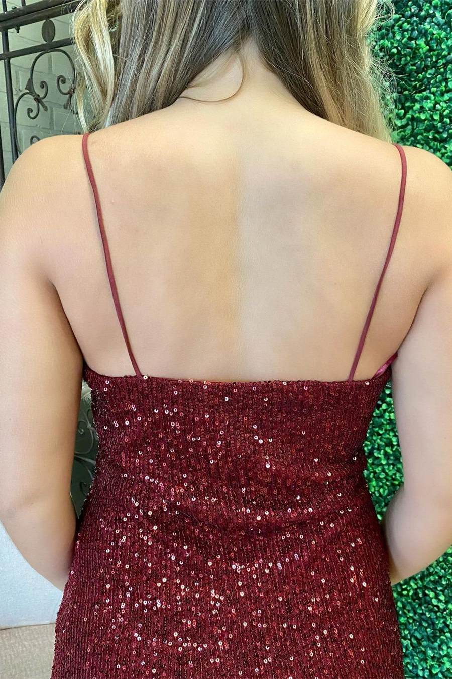 Tight Burgundy Sequins Short Party Dress