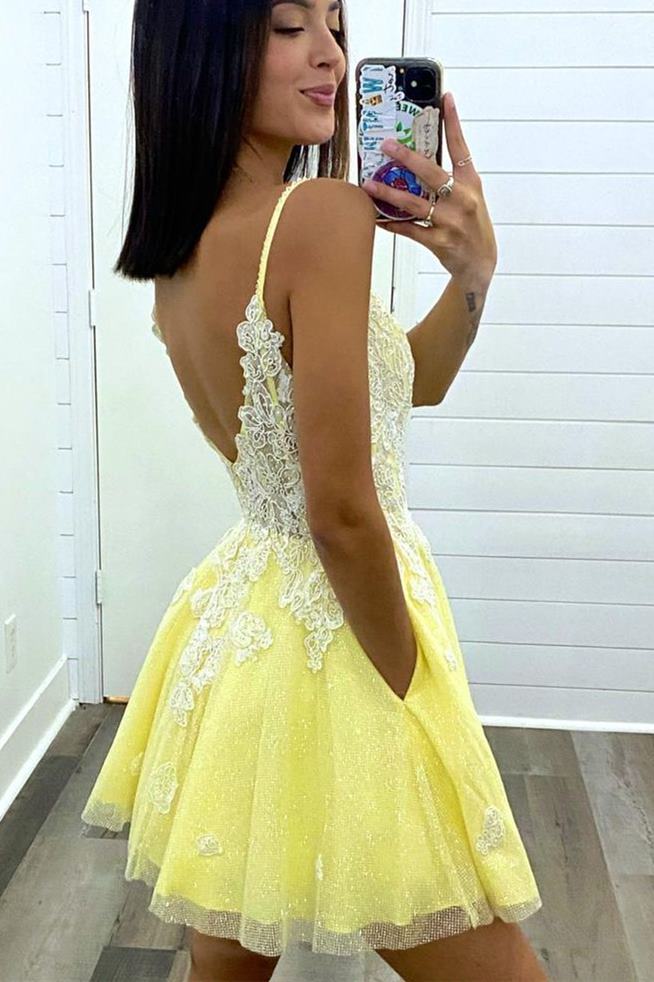 Princess Yellow A-line Lace Appliques Short Homecoming Dress