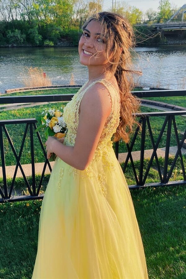 Yellow A-line Lace Appliques Long Prom Dress