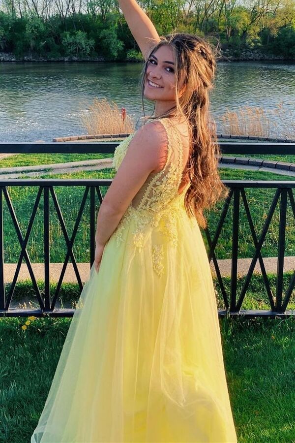 Yellow A-line Lace Appliques Long Prom Dress