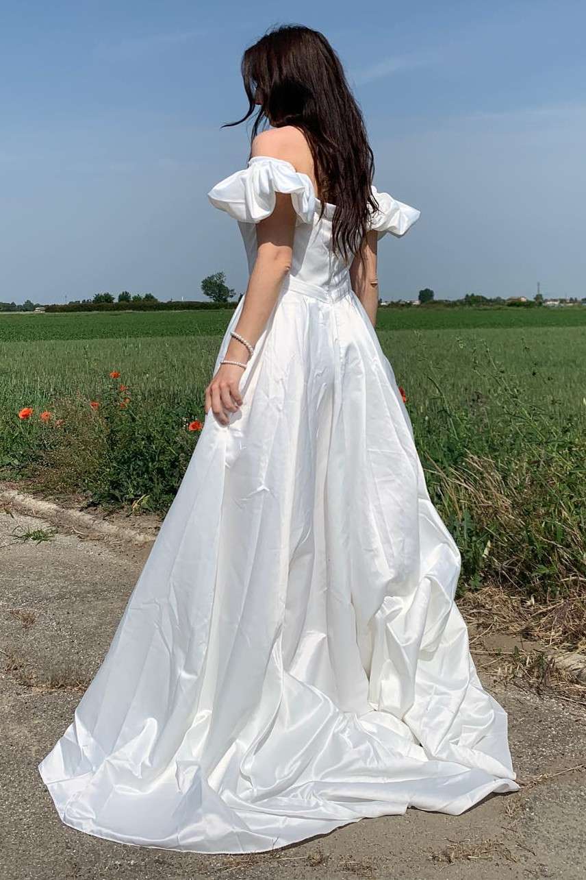 White Off-the-Shoulder Puff Sleeve A-Line Long Wedding Gown