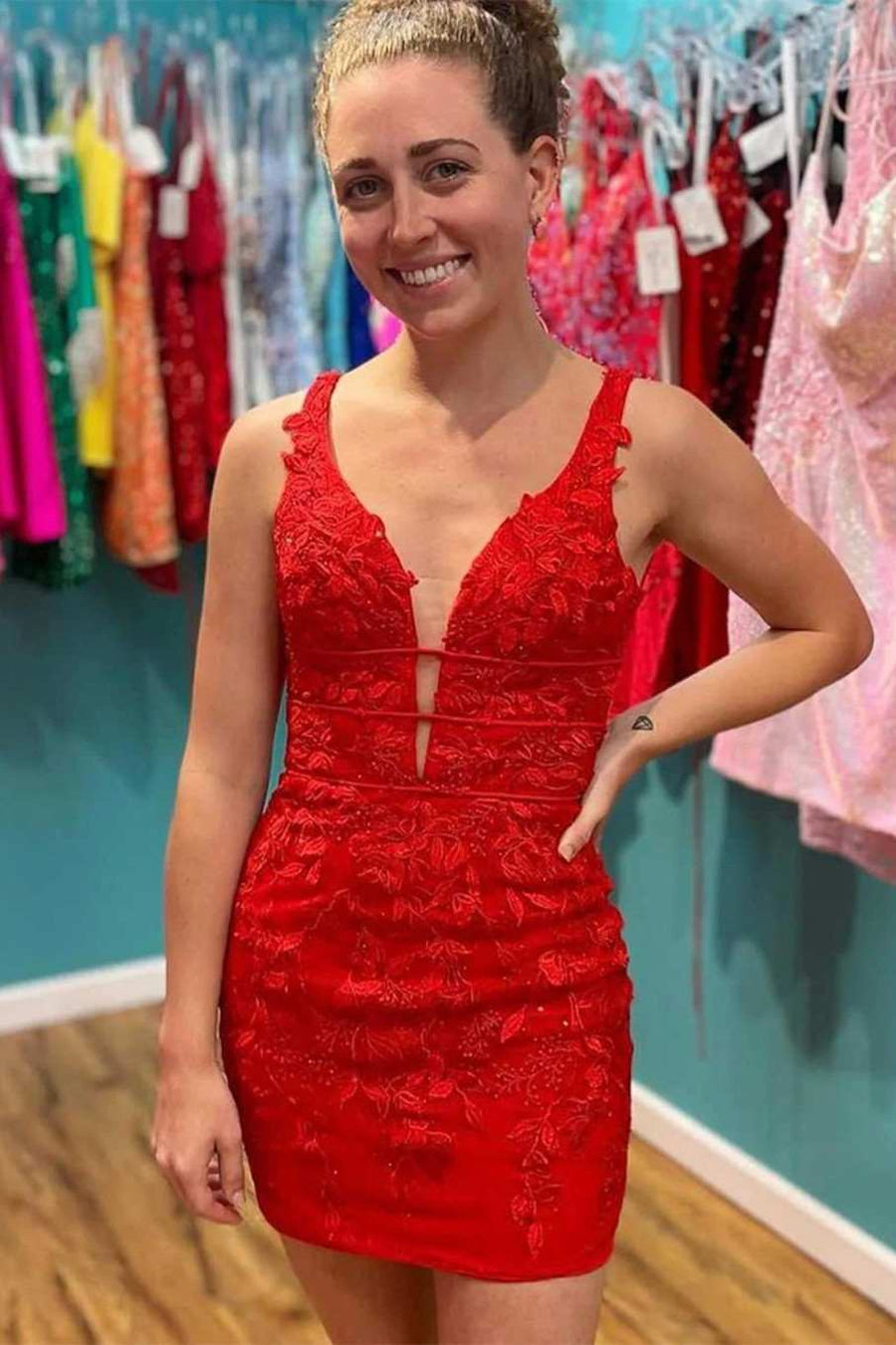 Red Appliques Plunge V Lace-Up Fitted Cocktail Dress