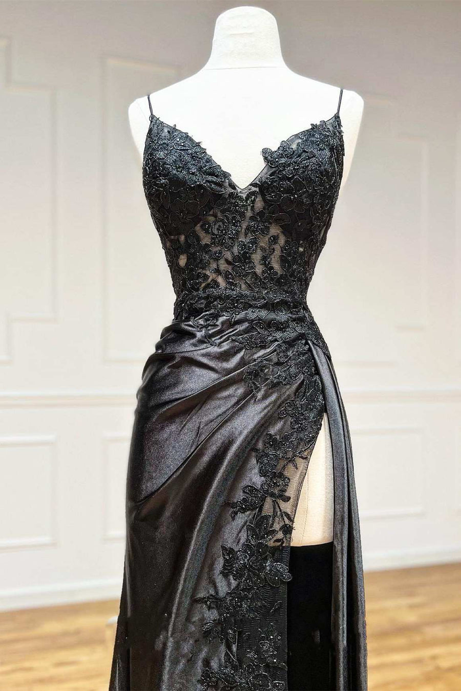 Black Appliques V-Neck Lace-Up Prom Gown with Slit
