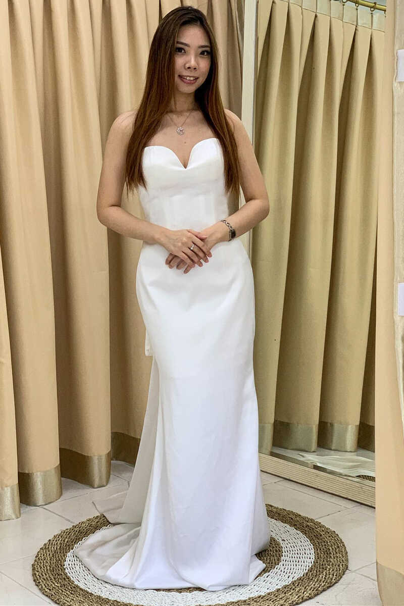 White Strapless High-Waisted Long Wedding Dress with Attached Train