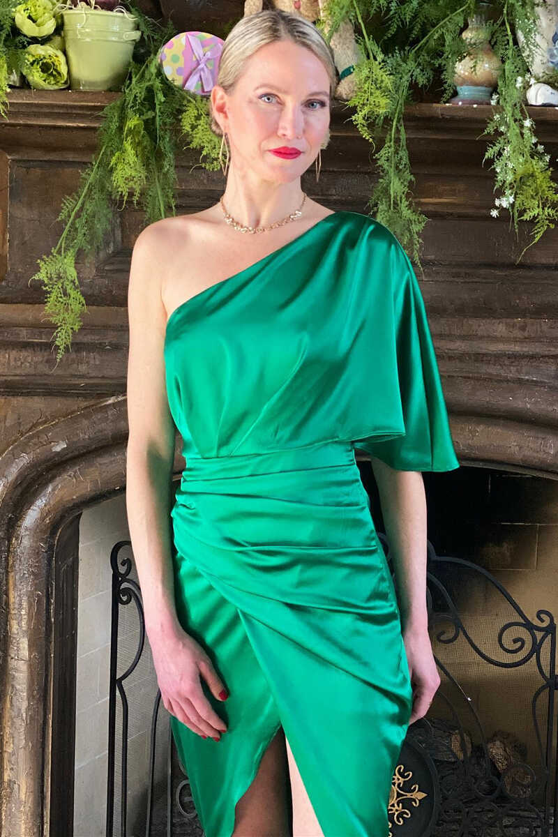 Elegant Green One-Shoulder Formal Dress with Slit