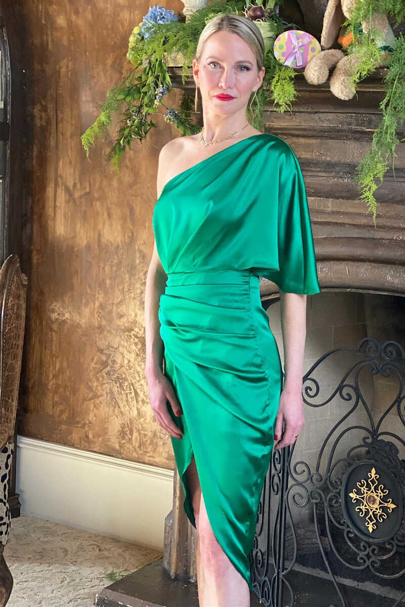 Elegant Green One-Shoulder Formal Dress with Slit