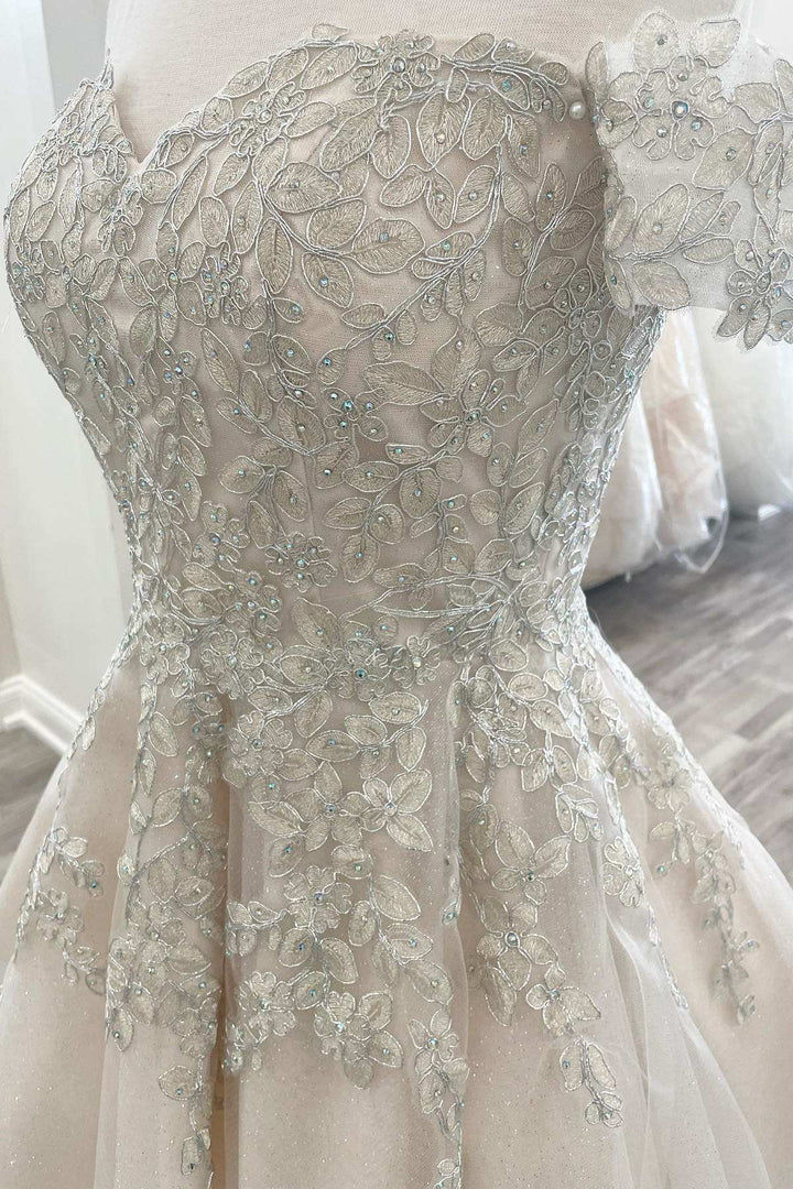 Princess White Appliques A-Line Short Homecoming Dress