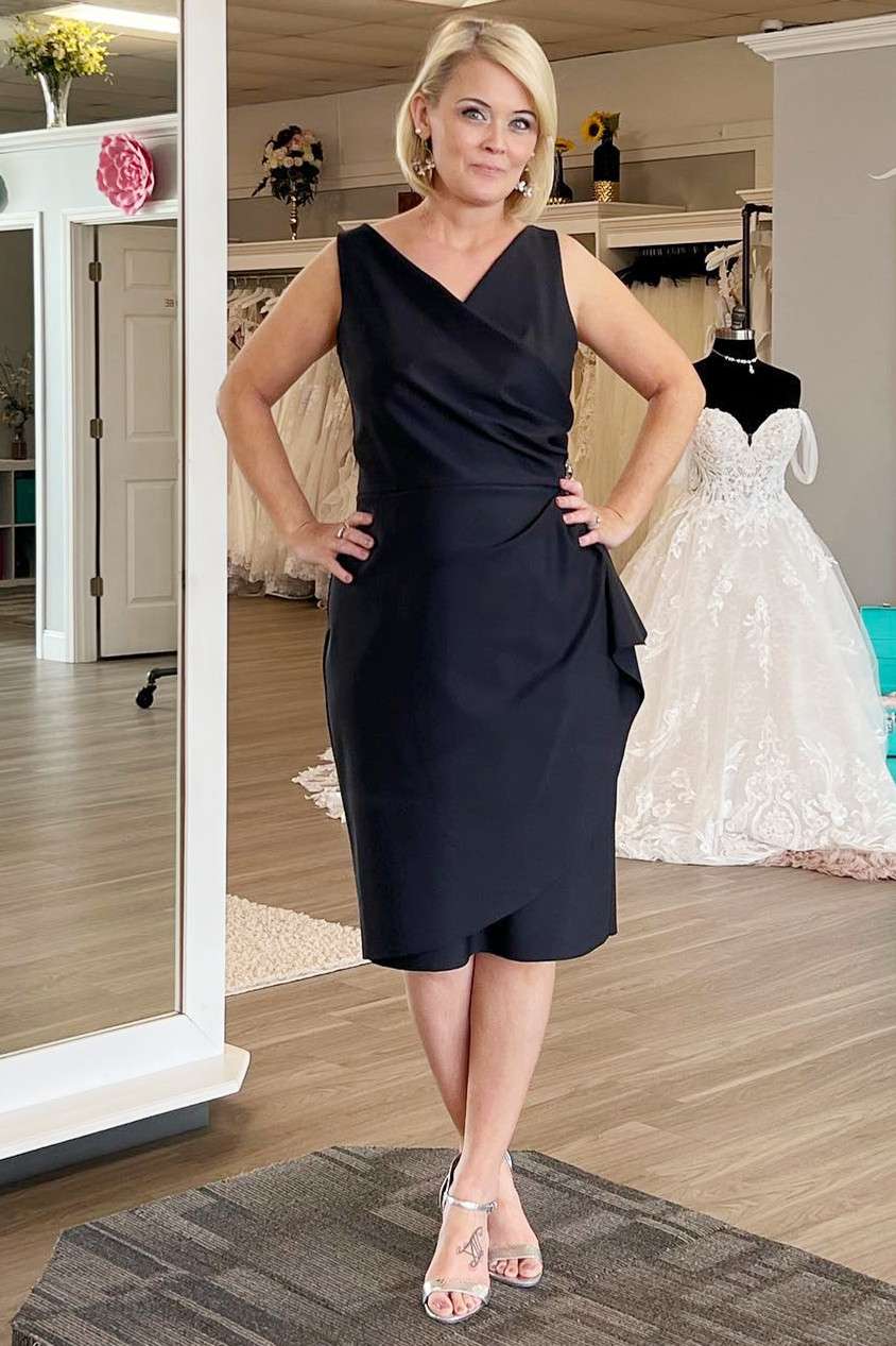 Black V-Neck Ruched Side Knee-Length Mother of the Bride Dress Modsele Black V-Neck Ruched Side Knee-Length Mother of the Bride Dress Modsele