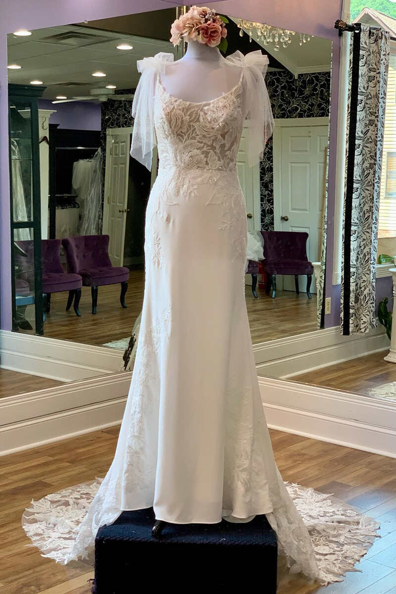 White Lace Scoop Neck Backless Mermaid Long Wedding Gown Modsele