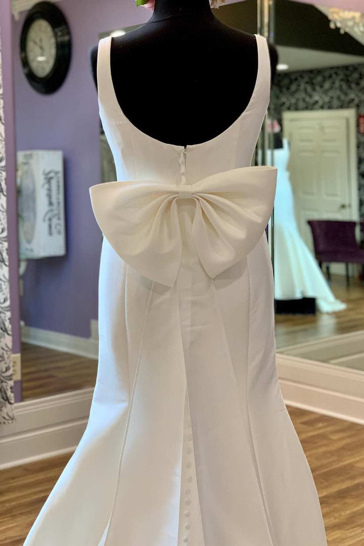 White Square Neck Bow Back Trumpet Long Wedding Gown