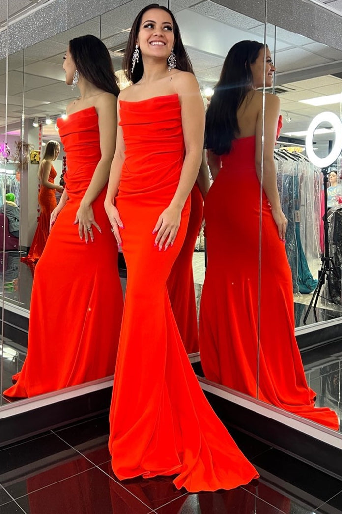Simple Red Strapless Mermaid Ruching Long Prom Dress